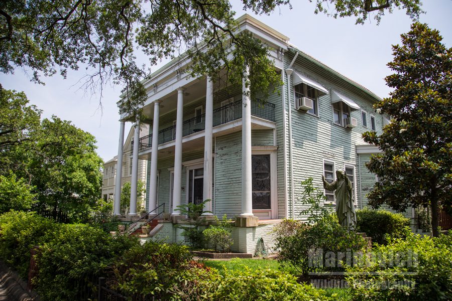 "The Antebellum Houses of the garden district - New Orleans"